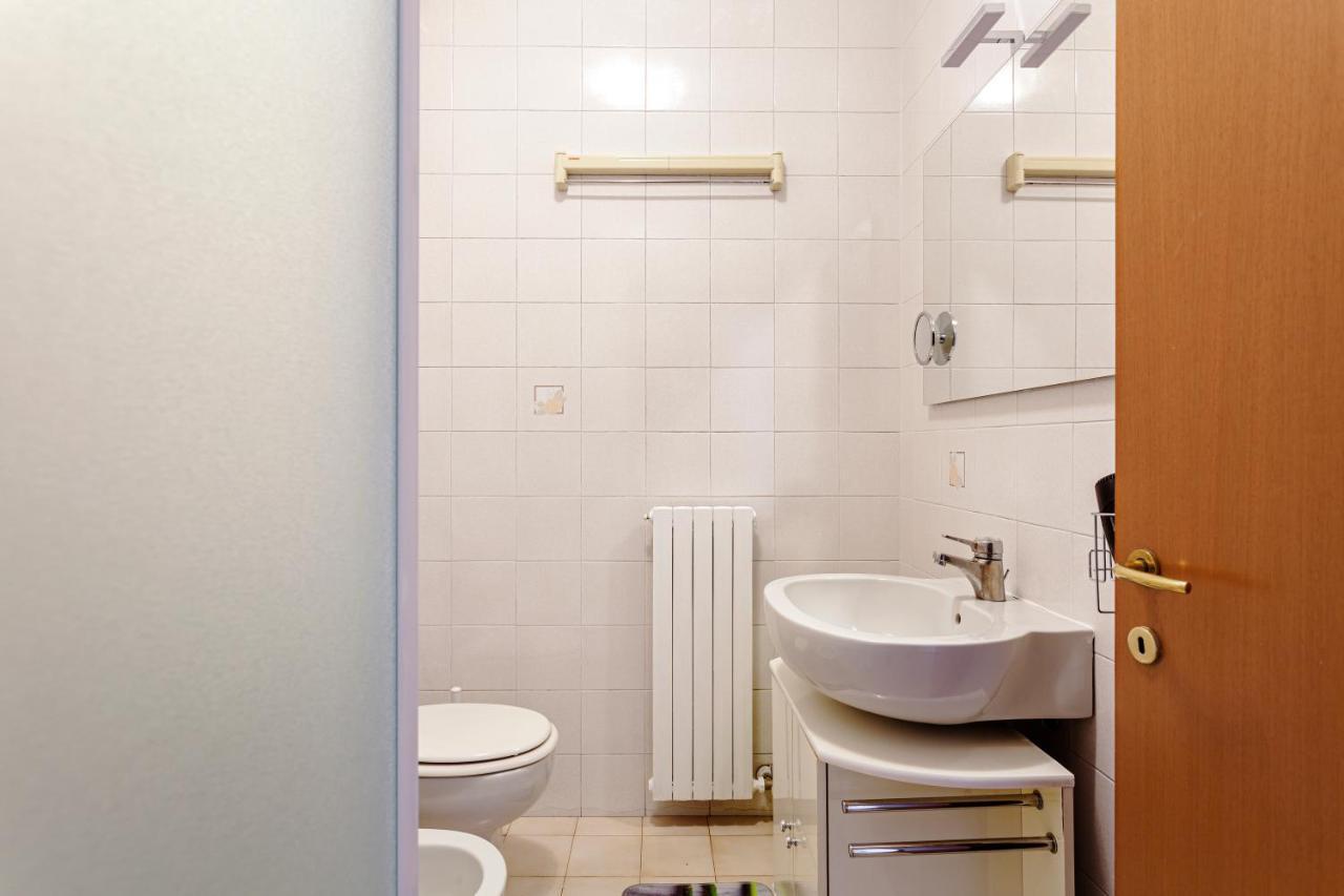 Comfy Apartment In Corso Como Milano Eksteriør billede